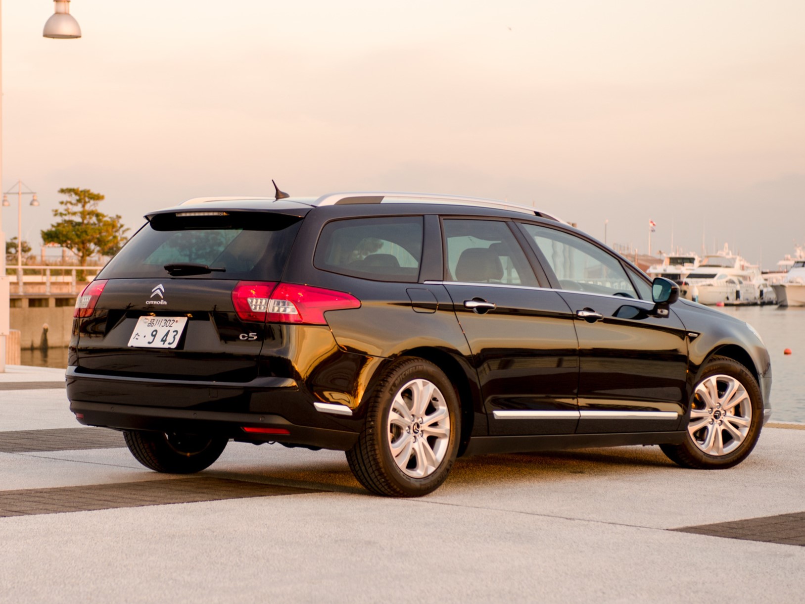 Citroen C5 Wagon 2.2 HDi 200 (Automatic)